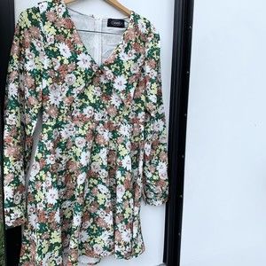 NWT Cider Flat Chelsea Collar Retro Floral Long Sleeve Dress